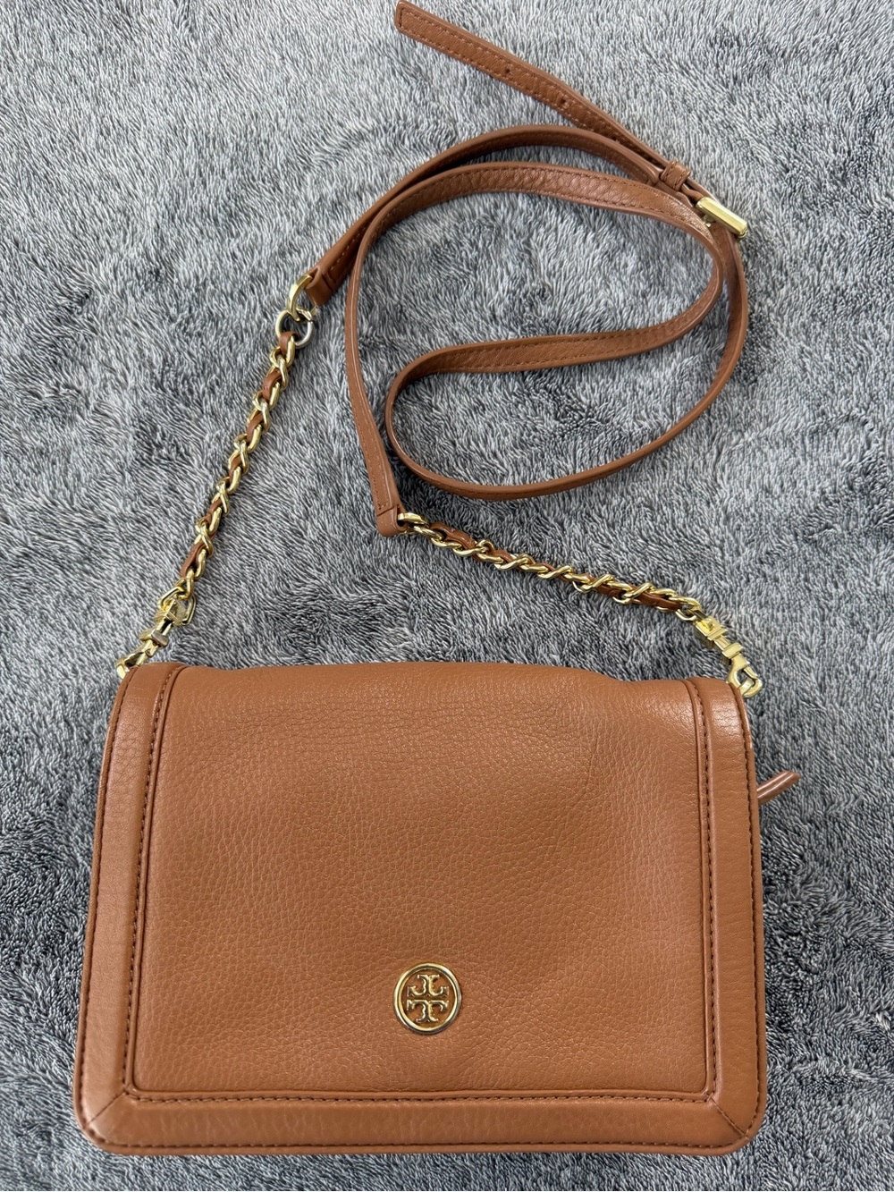 This is a Tory Burch Harper Small Crossbod